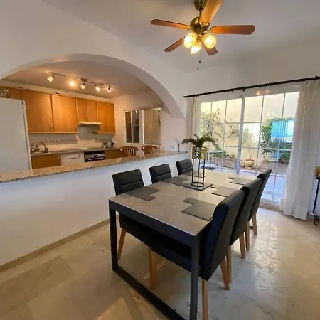 3 Bedroom With Amazing Views & Outdoor Spaces *