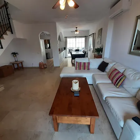 3 Bedroom With Amazing Views & Outdoor Spaces *