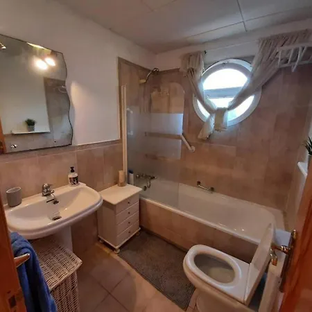 בית נופש 3 Bedroom With Amazing Views & Outdoor Spaces
