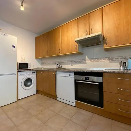 בית נופש 3 Bedroom With Amazing Views & Outdoor Spaces *